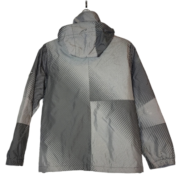 Body Glove Grey Stripe snow ski coat.  Boys size 14.. - Picture 4 of 16